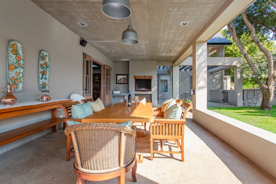 4 Bedroom Property for Sale in Lemoenkloof Western Cape